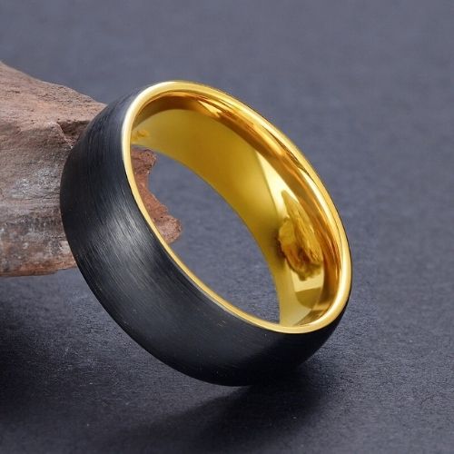 Wolframring für Männer - Schwarz und Gold, moderner Stil, traditionelles Design