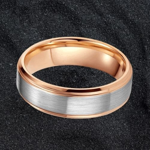 Wolframring aus gebürstetem Silber und poliertem Roségold für Männer im traditionellen, modernen Stil