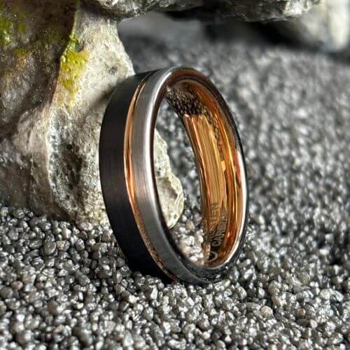 Wolframring für Männer in Schwarz, Silber und Roségold