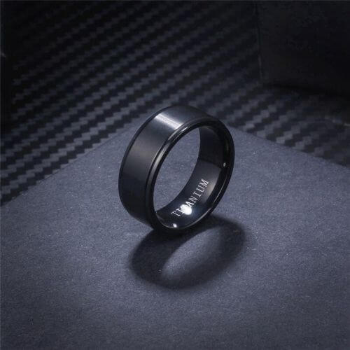 Titanring für Herren in Schwarz