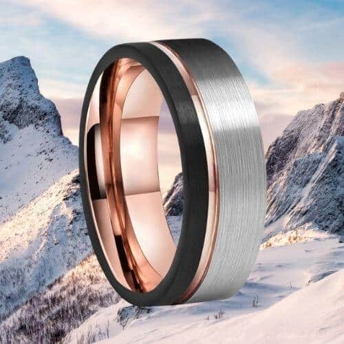 Herrenring aus Wolfram in gebürstetem Silber, Schwarz und Roségold