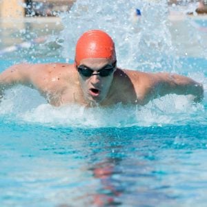 Männer im Schwimmbad
