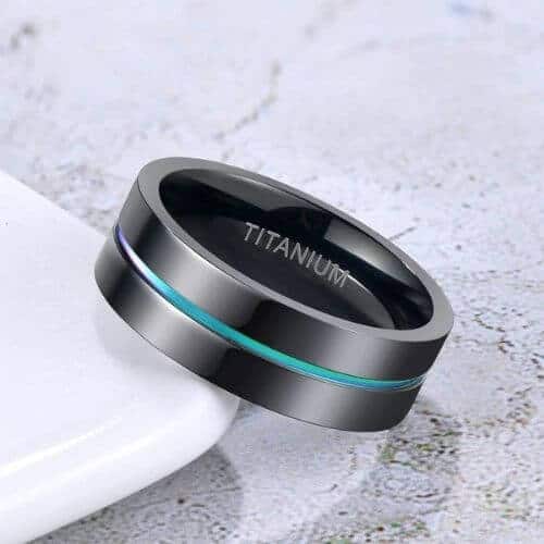 Schwarzer Herrenring mit Gay-Pride-Farben in allen Größen 7 mm