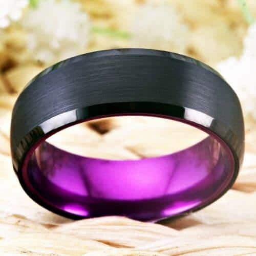 Herrenring schwarz und lila Wolframkarbid 8mm gebürstet