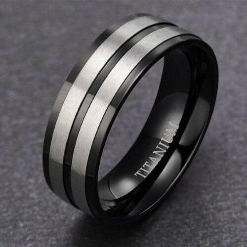 Schwarzer Herrenring mit zwei mittleren Silberbändern 8mm Titan