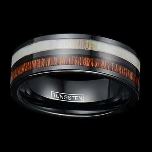 Wolframring für Herren in Schwarz mit Geweih und Holz